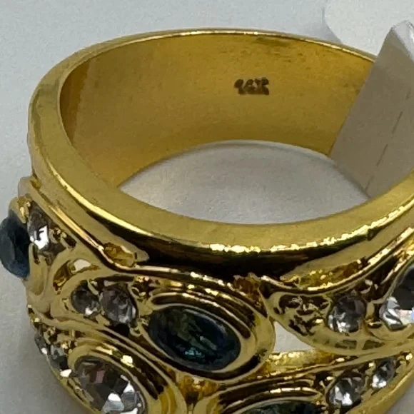 14k Blue Topaz Band - Picture 10 of 10